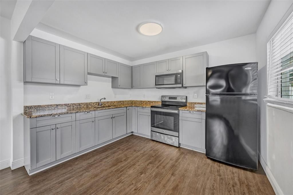 For Sale: $335,000 (3 beds, 2 baths, 1008 Square Feet)