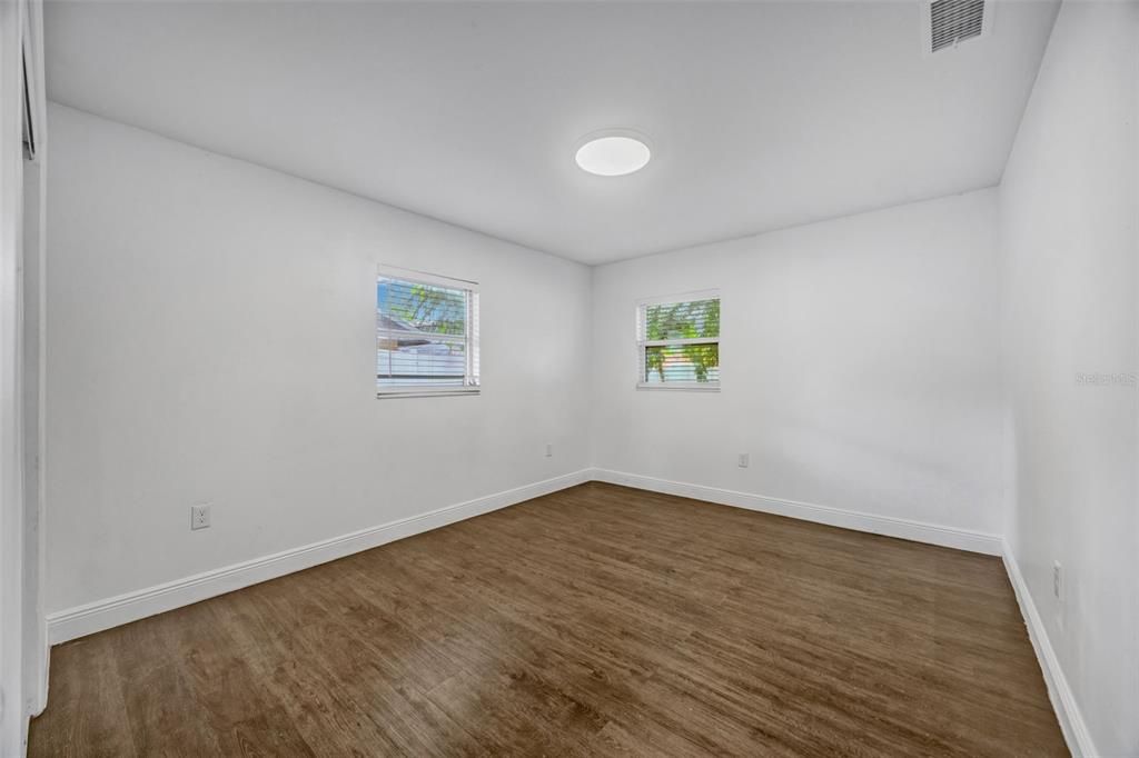 For Sale: $335,000 (3 beds, 2 baths, 1008 Square Feet)