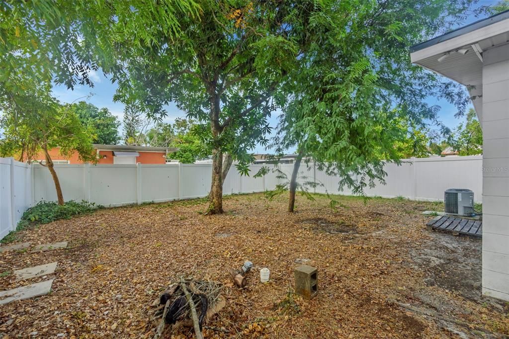 For Sale: $335,000 (3 beds, 2 baths, 1008 Square Feet)