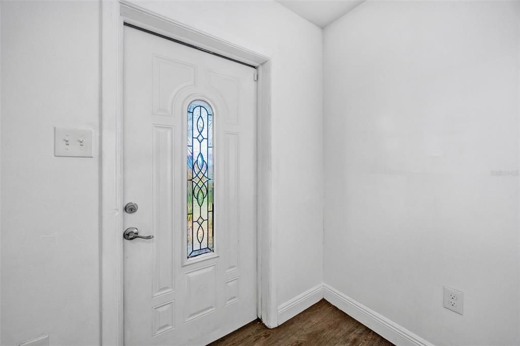 For Sale: $335,000 (3 beds, 2 baths, 1008 Square Feet)