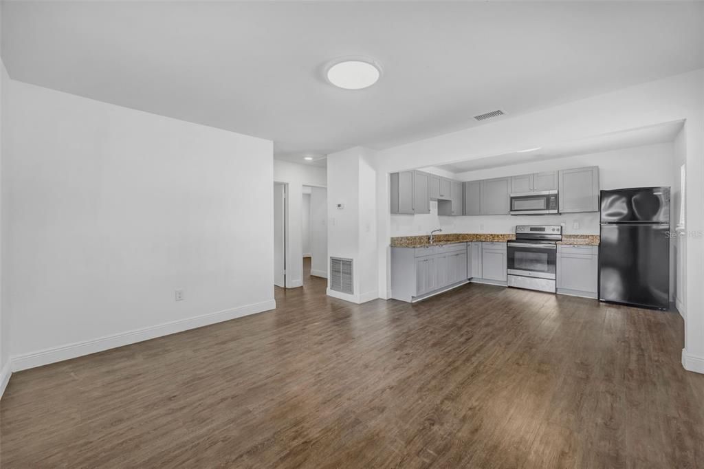 For Sale: $335,000 (3 beds, 2 baths, 1008 Square Feet)