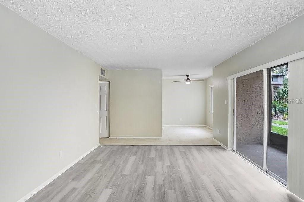 В аренду: $1,500 (2 спален, 2 ванн, 975 Квадратных фут)