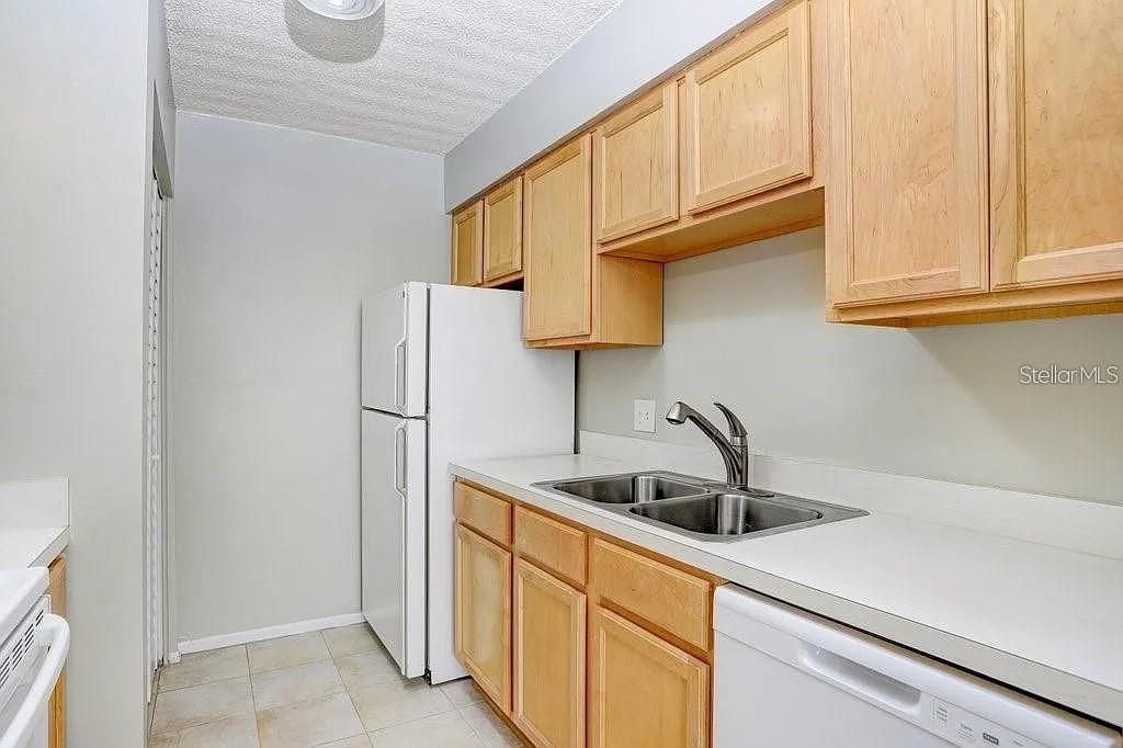 В аренду: $1,500 (2 спален, 2 ванн, 975 Квадратных фут)