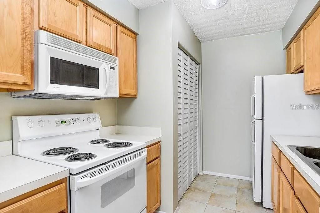 В аренду: $1,500 (2 спален, 2 ванн, 975 Квадратных фут)