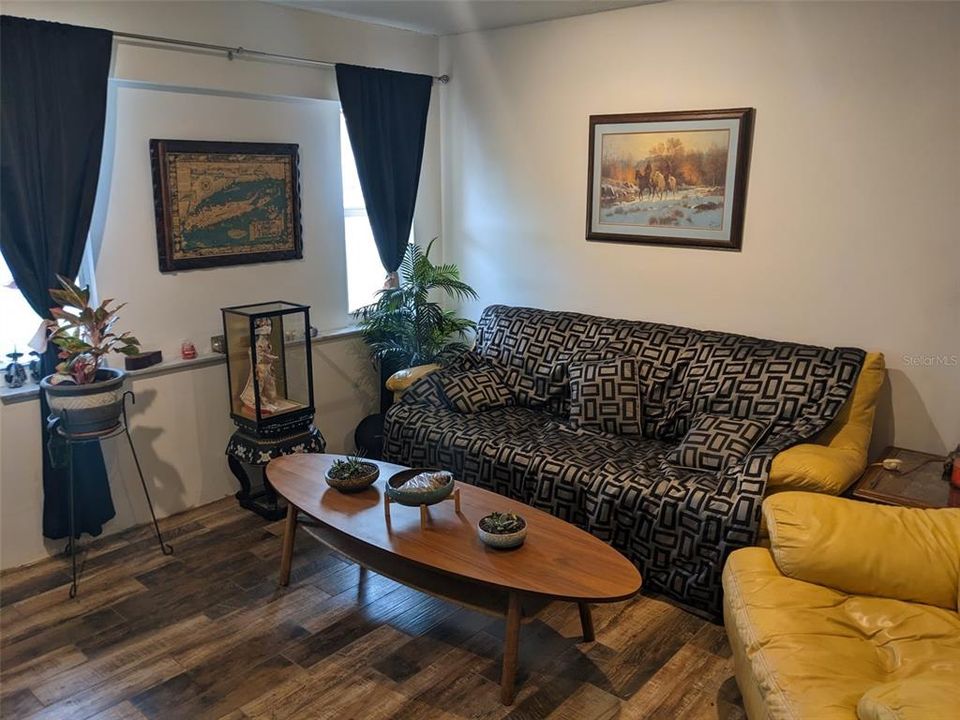 For Rent: $2,750 (3 beds, 2 baths, 1404 Square Feet)