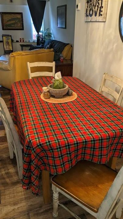 For Rent: $2,750 (3 beds, 2 baths, 1404 Square Feet)