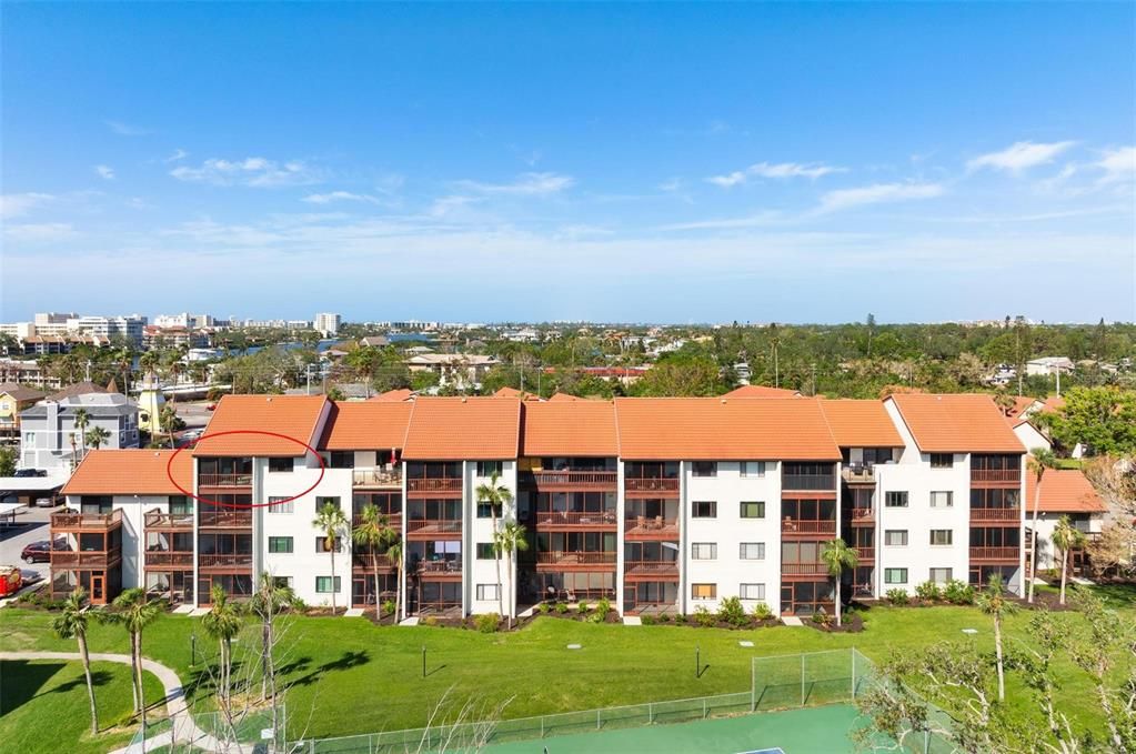 На продажу: $425,000 (2 спален, 2 ванн, 1016 Квадратных фут)