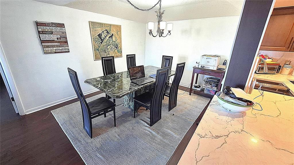 В аренду: $4,000 (2 спален, 2 ванн, 1335 Квадратных фут)