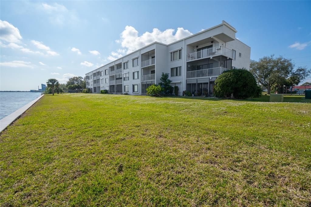 待售: $194,500 (2 贝兹, 2 浴室, 1036 平方英尺)