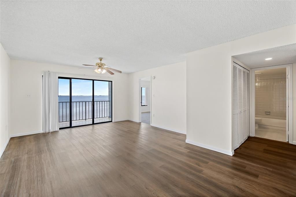 待售: $194,500 (2 贝兹, 2 浴室, 1036 平方英尺)