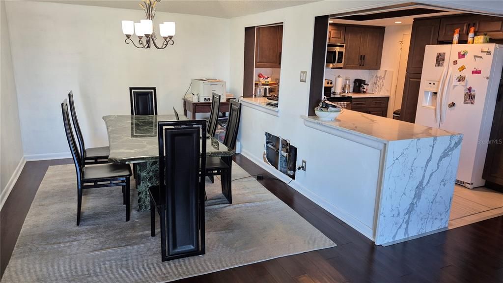 For Sale: $700,000 (2 beds, 2 baths, 1335 Square Feet)