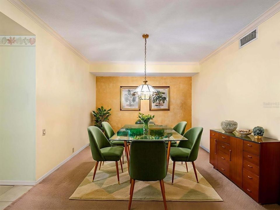 待售: $365,000 (3 贝兹, 2 浴室, 1956 平方英尺)