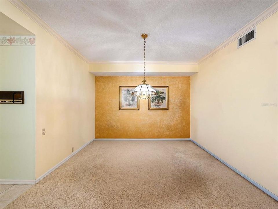 待售: $365,000 (3 贝兹, 2 浴室, 1956 平方英尺)