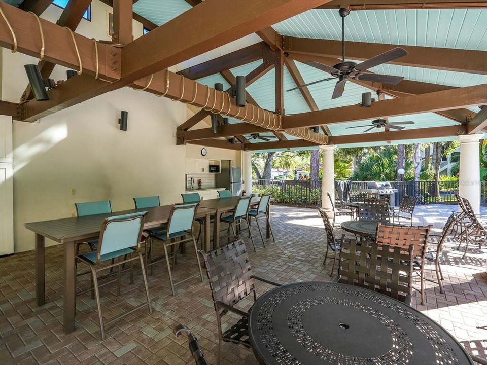 待售: $365,000 (3 贝兹, 2 浴室, 1956 平方英尺)