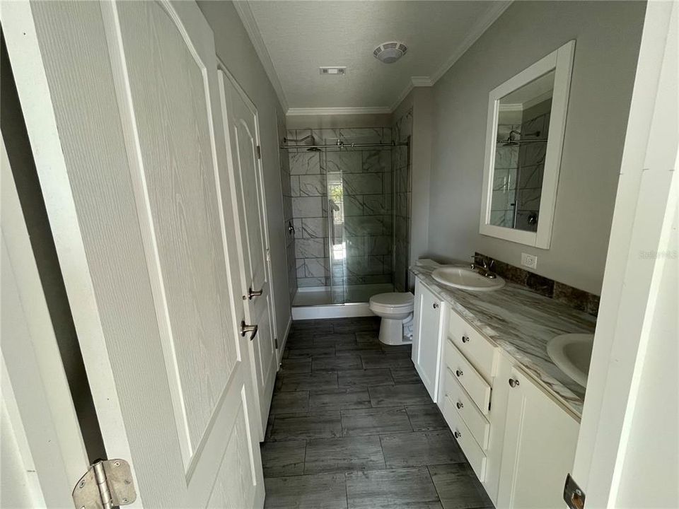 For Sale: $254,900 (3 beds, 2 baths, 1277 Square Feet)