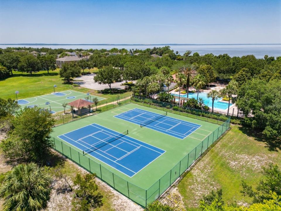 En Venta: $685,000 (6 camas, 4 baños, 3794 Pies cuadrados)