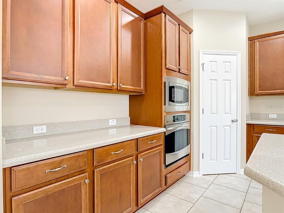 En Venta: $685,000 (6 camas, 4 baños, 3794 Pies cuadrados)