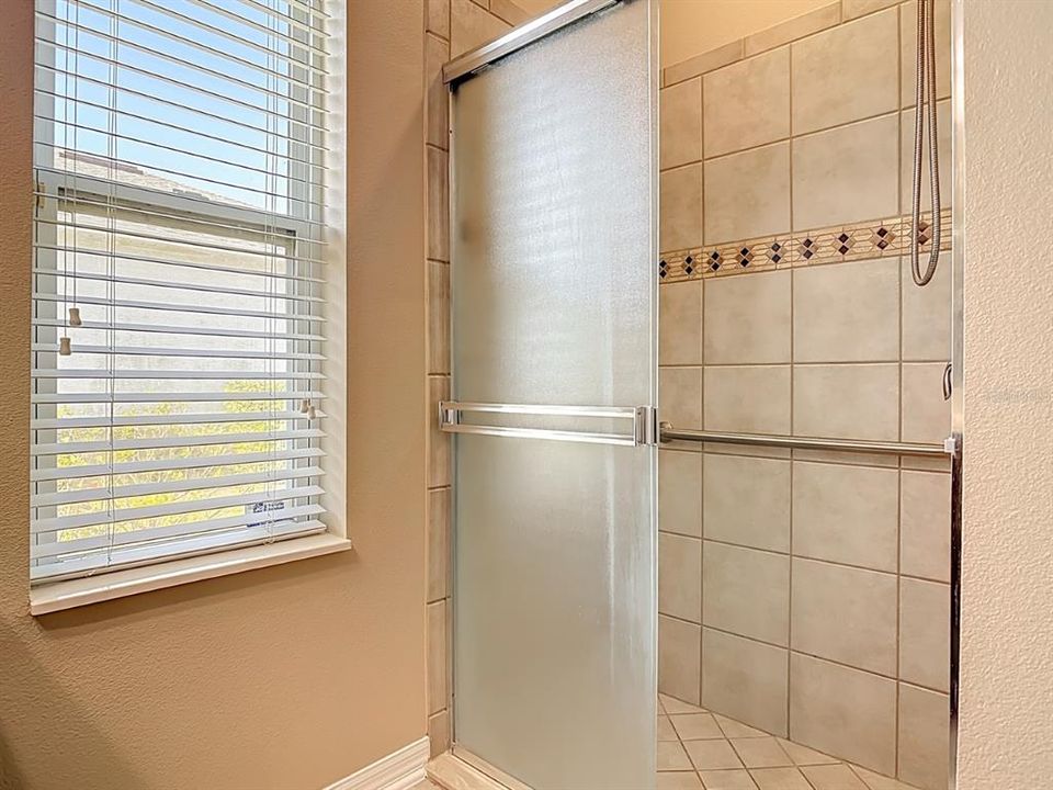 En Venta: $685,000 (6 camas, 4 baños, 3794 Pies cuadrados)