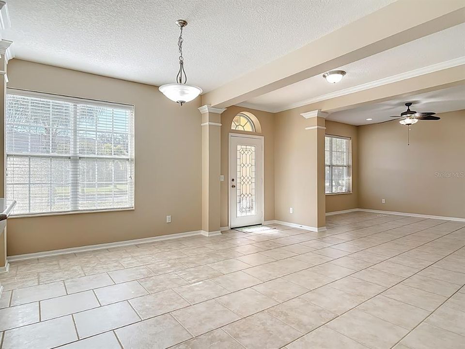 En Venta: $685,000 (6 camas, 4 baños, 3794 Pies cuadrados)