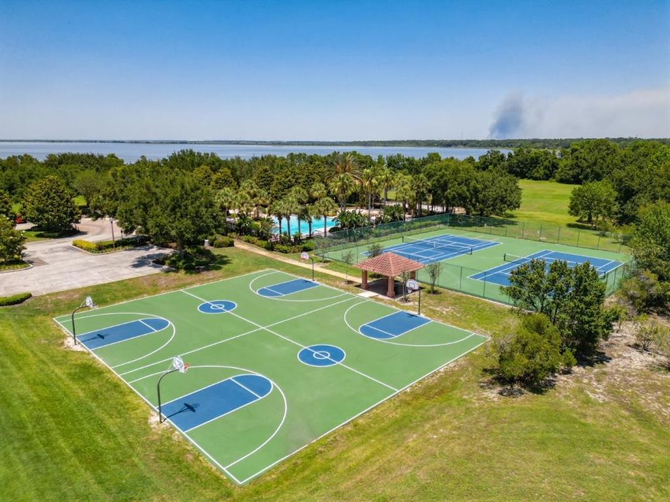 En Venta: $685,000 (6 camas, 4 baños, 3794 Pies cuadrados)