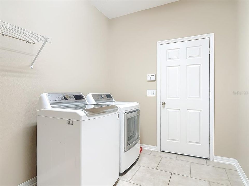 En Venta: $685,000 (6 camas, 4 baños, 3794 Pies cuadrados)