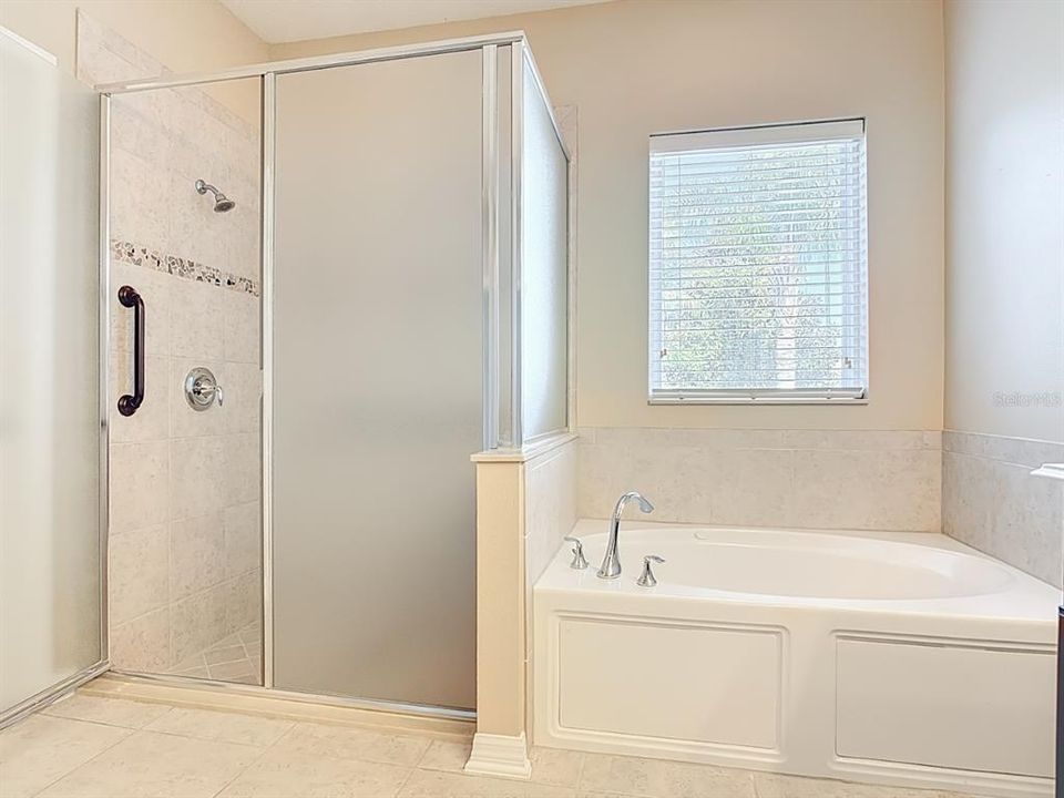 En Venta: $685,000 (6 camas, 4 baños, 3794 Pies cuadrados)