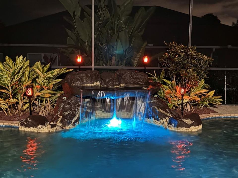 En Venta: $685,000 (6 camas, 4 baños, 3794 Pies cuadrados)