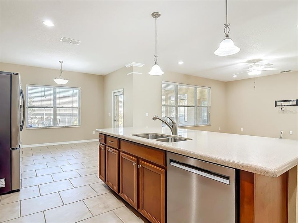 En Venta: $685,000 (6 camas, 4 baños, 3794 Pies cuadrados)