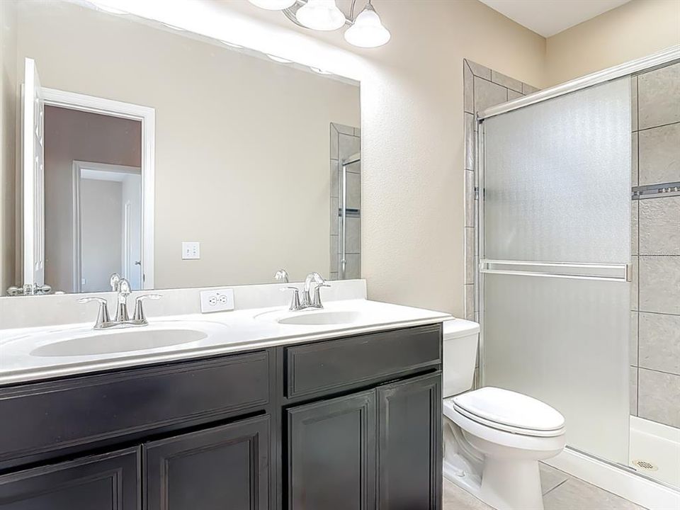 En Venta: $685,000 (6 camas, 4 baños, 3794 Pies cuadrados)