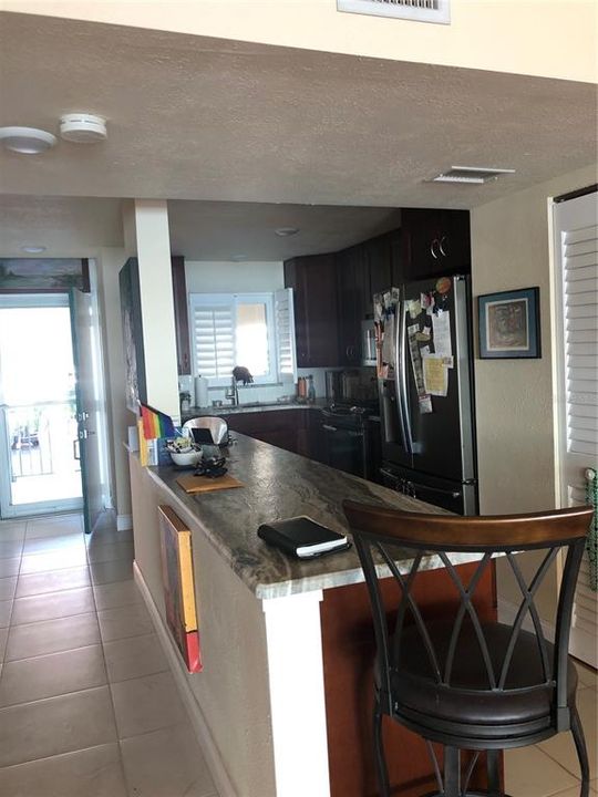 For Rent: $2,250 (1 beds, 1 baths, 1170 Square Feet)