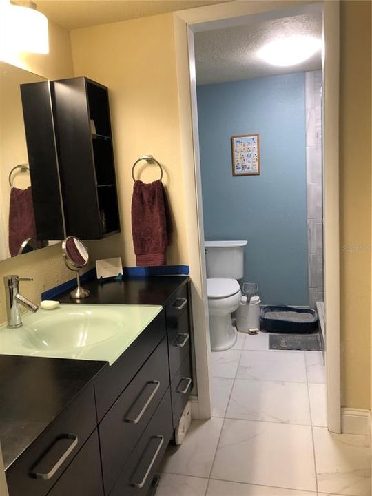 For Rent: $2,250 (1 beds, 1 baths, 1170 Square Feet)