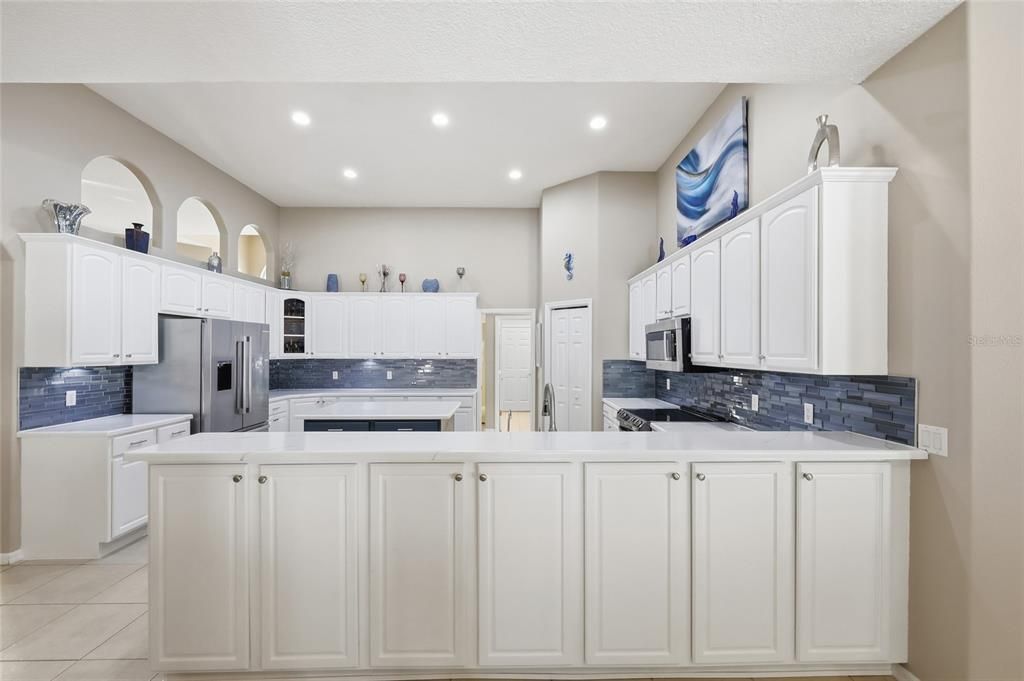 For Sale: $575,000 (3 beds, 2 baths, 2720 Square Feet)