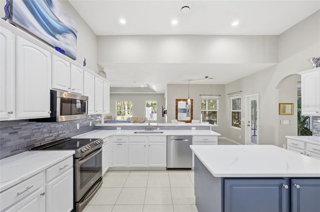 For Sale: $575,000 (3 beds, 2 baths, 2720 Square Feet)