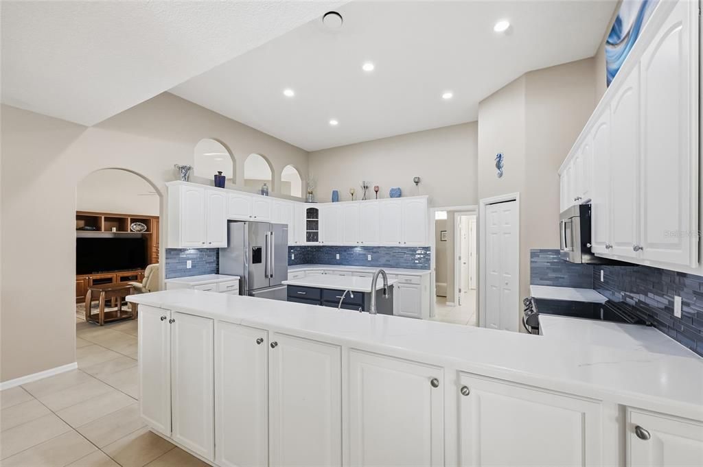 For Sale: $575,000 (3 beds, 2 baths, 2720 Square Feet)