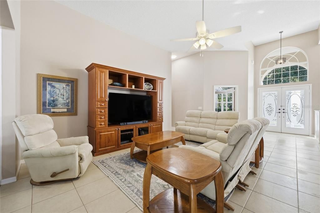 For Sale: $575,000 (3 beds, 2 baths, 2720 Square Feet)