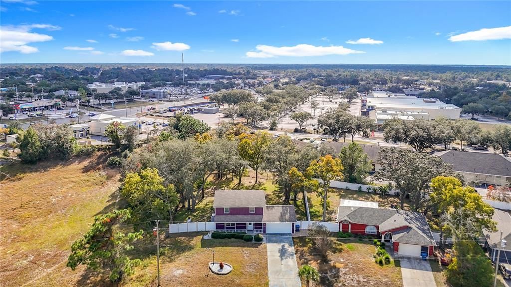 合同活跃: $199,420 (3 贝兹, 2 浴室, 1756 平方英尺)