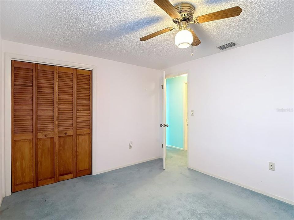 合同活跃: $199,420 (3 贝兹, 2 浴室, 1756 平方英尺)