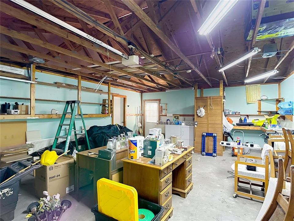 合同活跃: $199,420 (3 贝兹, 2 浴室, 1756 平方英尺)