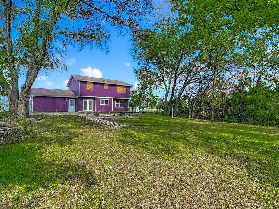 合同活跃: $199,420 (3 贝兹, 2 浴室, 1756 平方英尺)