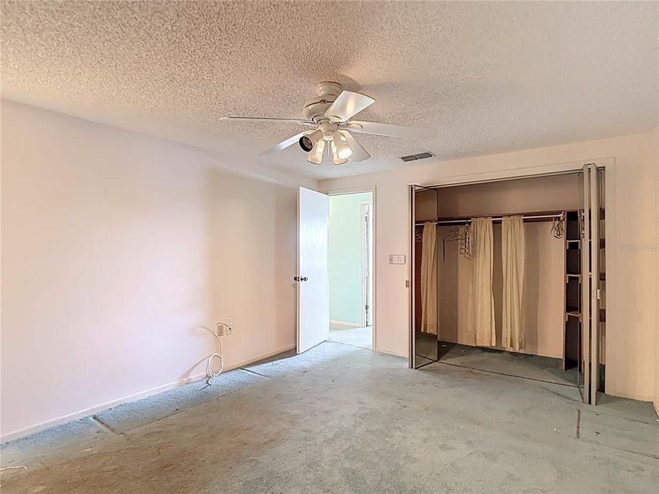 合同活跃: $199,420 (3 贝兹, 2 浴室, 1756 平方英尺)