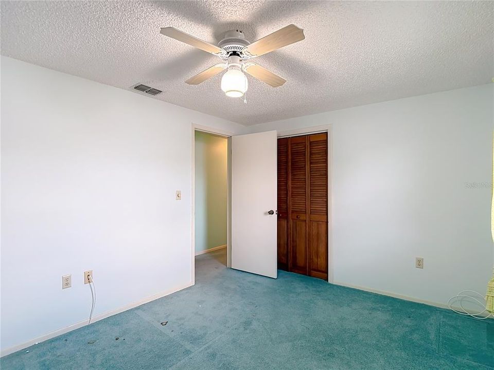 合同活跃: $199,420 (3 贝兹, 2 浴室, 1756 平方英尺)