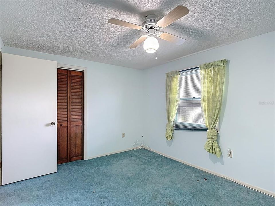 合同活跃: $199,420 (3 贝兹, 2 浴室, 1756 平方英尺)