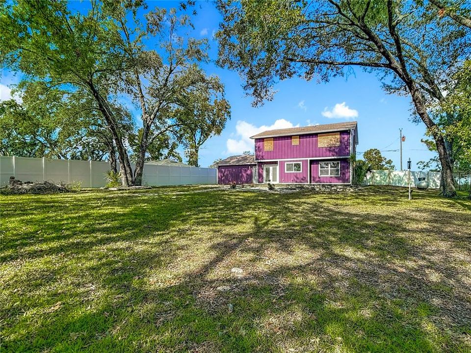 合同活跃: $199,420 (3 贝兹, 2 浴室, 1756 平方英尺)