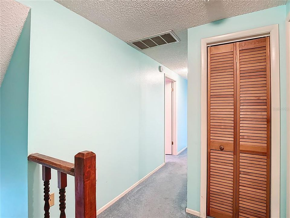 合同活跃: $199,420 (3 贝兹, 2 浴室, 1756 平方英尺)