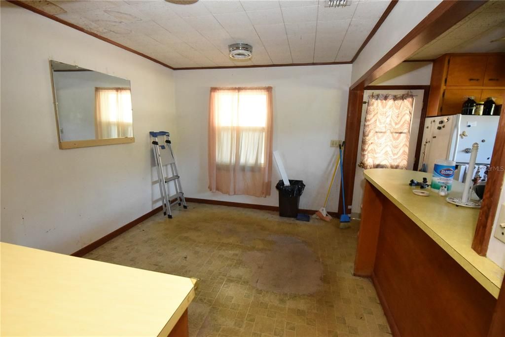 For Sale: $239,900 (3 beds, 1 baths, 1414 Square Feet)