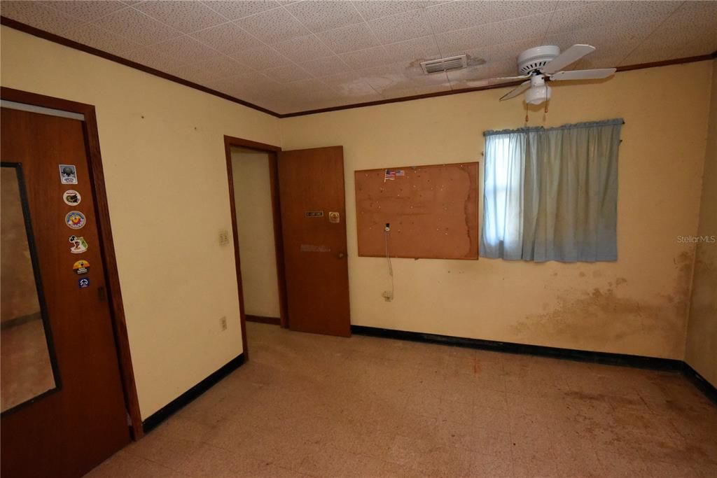 For Sale: $239,900 (3 beds, 1 baths, 1414 Square Feet)