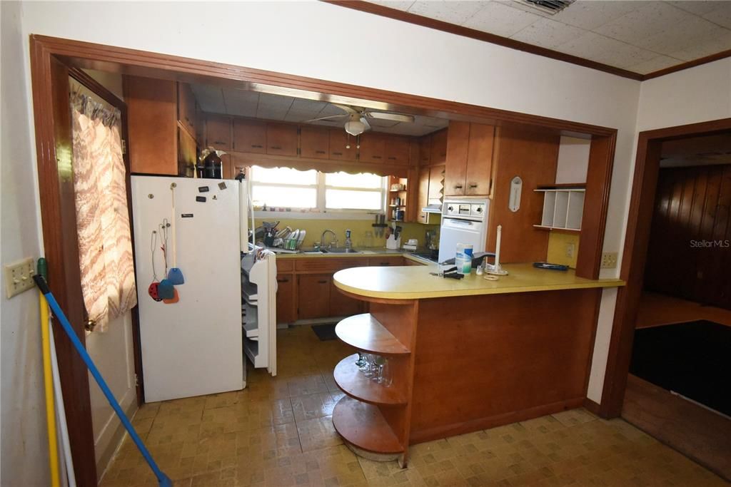 For Sale: $239,900 (3 beds, 1 baths, 1414 Square Feet)