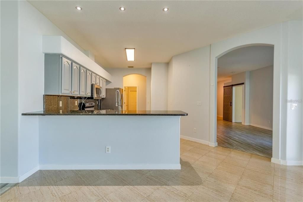 出租: $2,350 (3 贝兹, 2 浴室, 2011 平方英尺)