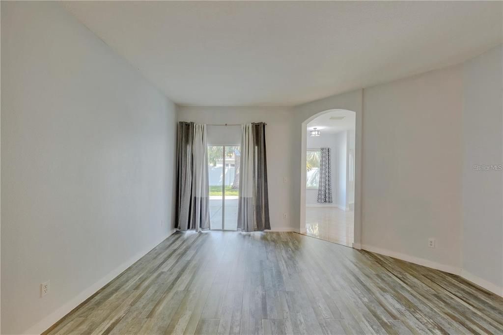 出租: $2,350 (3 贝兹, 2 浴室, 2011 平方英尺)