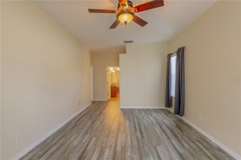 出租: $2,350 (3 贝兹, 2 浴室, 2011 平方英尺)